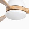 Ventilateur de plafond design POROS, blanc et pales bois, lumière chaude, app Tuya & télécommande